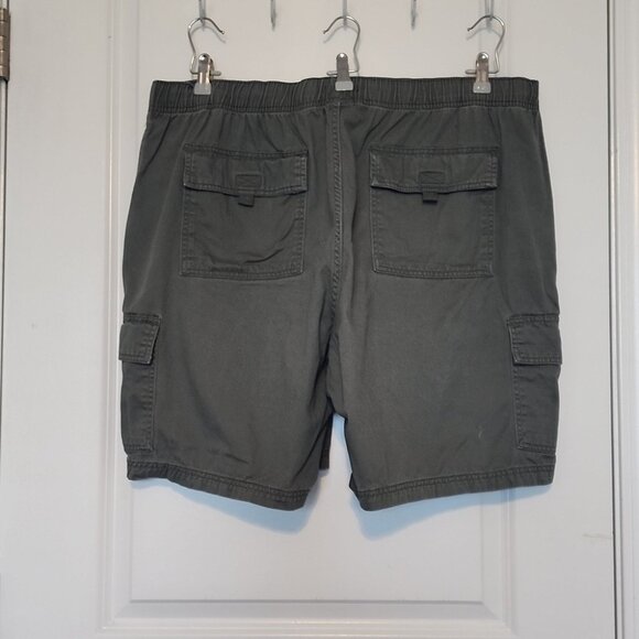 Croft & Barrow cargo shorts size 46 - Picture 2 of 3
